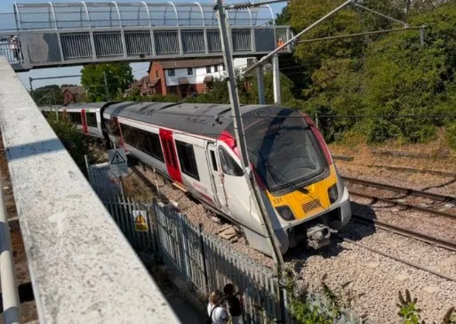 VIDEO/ Një tjetër tren del nga shinat në Angli, aksidenti i dytë hekurudhor brenda 24 orëve, alarmohen autoritetet!