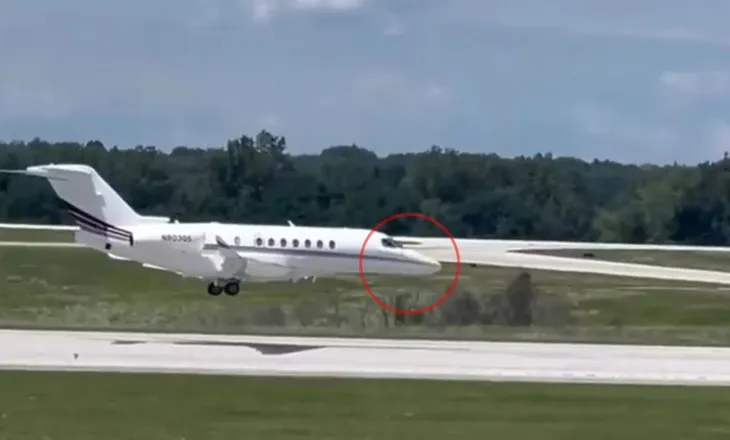 VIDEO/ Pamje drithëruese nga Ohajo, piloti ul në pistë avionin pa rrotën e përparme! Shikoni momentin dramatik