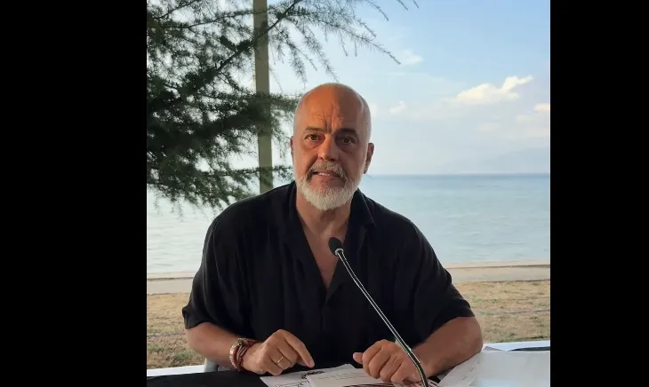 VIDEO/ Rama zbulon çfarë u diskutua për 7 orë në Pogradec, si do të ndryshojë komunikimi i qeverisë me qytetarët