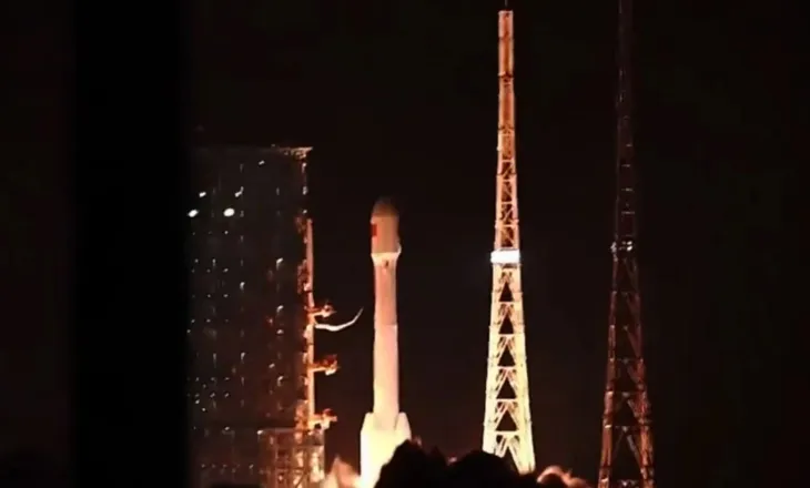 VIDEO/ Sateliti kinez shpërthen pak sekonda pas lëshimit, nuk funksionoi raketa! Shikoni momentin kur shkatërrohet