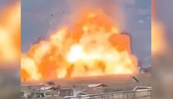 VIDEO/ Shpërthim i fuqishëm në një fabrikë municionesh dhe eksplozivësh në periferi të Romës, shikoni pamjet e hedhjes në erë!