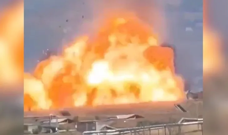 VIDEO/ Shpërthim i fuqishëm në një fabrikë municionesh dhe eksplozivësh në periferi të Romës, shikoni pamjet e hedhjes në erë!