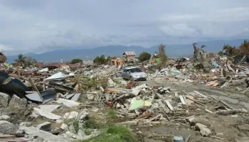 VIDEO/ Tërmeti tronditi ishullin Padar, momente paniku dhe frike! Turistët përjetojnë tmerrin LIVE