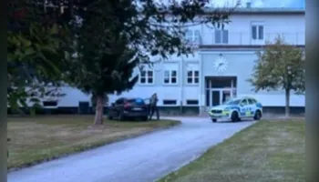 VIDEO/ Terror në Suedi, 18-vjeçari hyn i armatosur me shpatë në shkollë dhe sulmon nxënës e mësues! Policia e qëllon