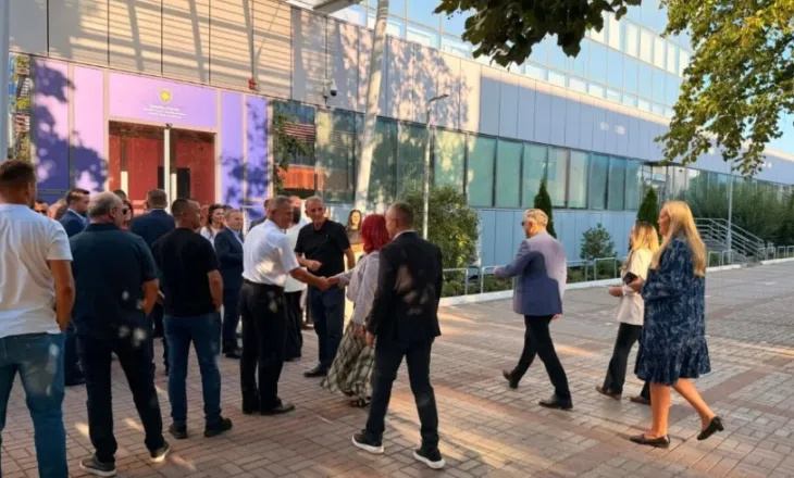 Vijon kriza politike në Kosovë. PDK dhe Aleanca i bllokojnë sërish derën Kurtit para qeverisë