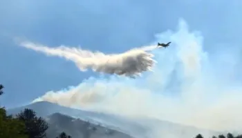 Vijon zjarri në Lurë, aktivizohet avioni ‘Air Tractor’ për shuarjen