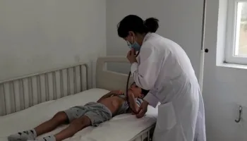 Viroza, verë dhe pushime, shtohet fluksi i pacientëve në qendrat shëndetësore, fëmijët më të prekurit!