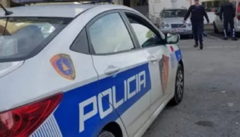 Vlorë/ Arrestohet me armë dhe drogë, 30-vjeçari dyshohet si pjesë e grupit të Inez Hajrullës