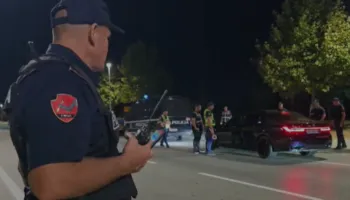 Vlorë/ Kontrolle blic, në sitë automjetet e shtrenjta në hyrje-dalje të qytetit