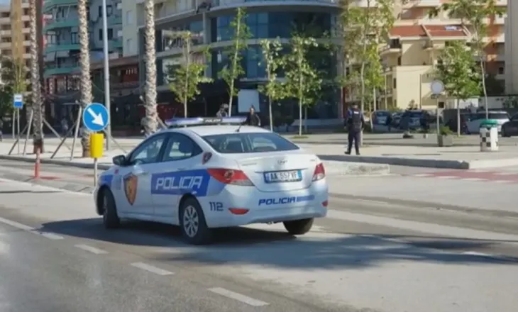 Vlorë/ ‘Porche’-i përplas një vajzë te vizat e bardha dhe largohet! Automjeti luksoz u fut me semafor të kuq