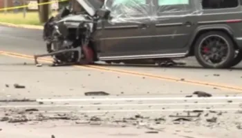 Vodhën makinën luksoze, policia i ndoqi për disa orë, adoleshentët shkaktojnë aksidentin fatal