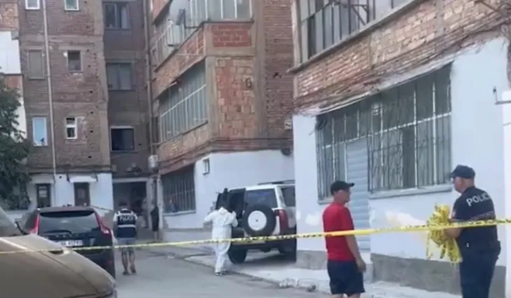 Vrasja e ushtarakut në Korçë, identifikohet autori i krimit, Policia vihet në ndjekje! Sekuestrohen kamerat e bizneseve, pistat e dyshuara (FOTO)