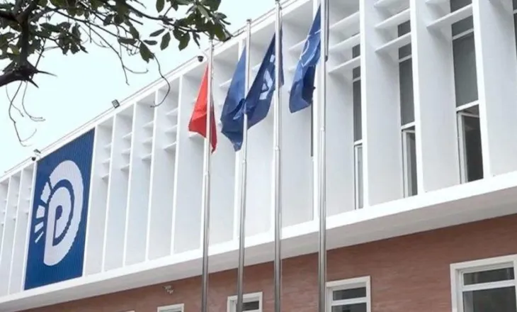 Vrasja në Ksamil! PD: Verë e zezë në Shqipëri, vrasje, zjarre, tritol…qeveria dështon të garantojë sigurinë