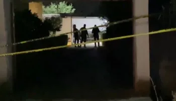 Vrau me sqepar nënën dhe plagosi të atin, arrestohet autori i krimit makabër në Lushnje