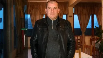 Vrau nënën dhe plagosi rëndë babanë me sqepar, arrestohet autori i krimit makabër në Lushnje (Foto)