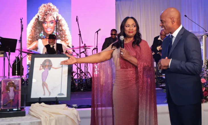 Whitney Houston shndërrohet në një barbie 