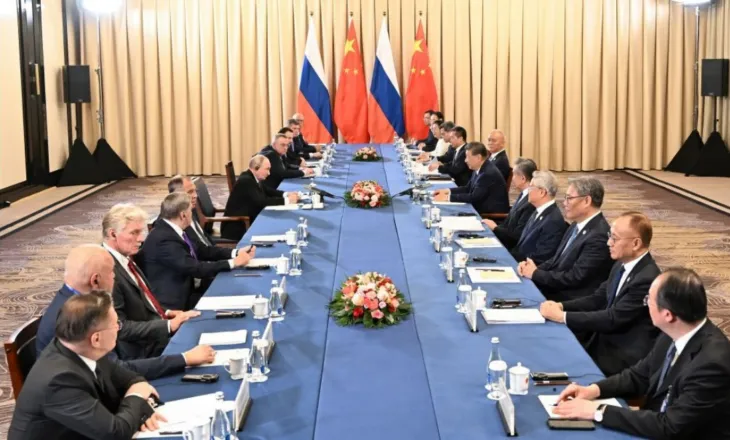 Xi dhe Putin takohen në Bishkek, presidenti kinez: Themeli do jetë më i fortë, bashkëpunim i mëtejshëm mes dy vendeve tona!