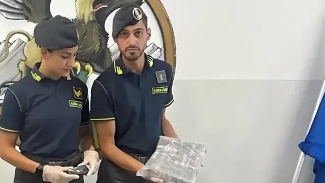 Zbulohen emrat e dy shqiptarëve të arrestuar në Itali, fshehën drogën nën sediljen e BMW-së dhe u përpoqën të arratiseshin