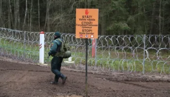 Zbulohet një tunel migrantësh në Letoni, nën gardhin kufitar me Bjellorusinë