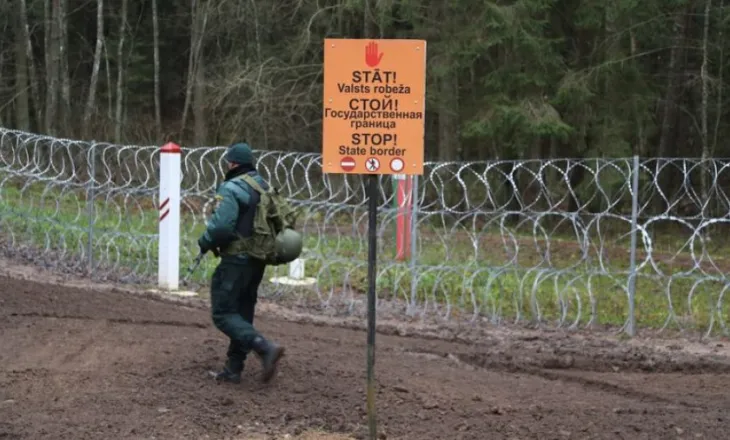 Zbulohet një tunel migrantësh në Letoni, nën gardhin kufitar me Bjellorusinë