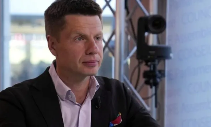 “Zelensky bëri një gabim diplomatik”. Deputeti ukrainas kritikon presidentin për deklaratën në Beograd