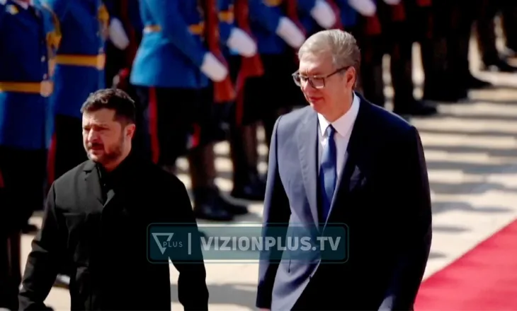 Zelensky mbërrin në Beograd, mirëpritet nga presidenti i Serbisë Aleksandër Vuçiç (VIDEO)