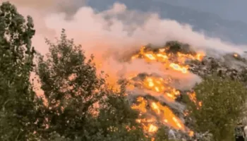 Zjarr i madh edhe në malësinë e Klosit, rrezikohet një fshat i tërë! Kërkohet dhe ndërhyrje nga ajri, dyshohet i qëllimshëm