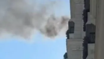 Zjarr në katin e gjashtë të një hoteli në kryeqytet, vetëm dëme materiale, zbulohet shkaku i flakëve!