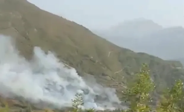 Zjarr në Malësinë e Krujës, flakët përhapen me shpejtësi, kërkohet ndërhyrje nga ajri