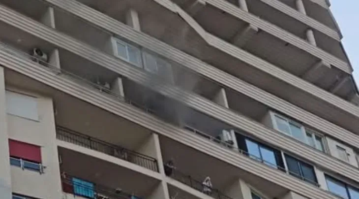 Zjarr në një apartament në Shkëmbin e Kavajës, 6 persona të lënduar