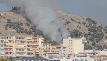 Zjarr në Sarandë, flakët i afrohen Manastirit të 40 Shenjtorëve