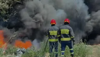 Zjarret, 9 vatra aktive/ Ndërhyrje intensive në Dajt dhe Gurë-Lurë, 285 forca dhe 4 mjete ajrore në terren