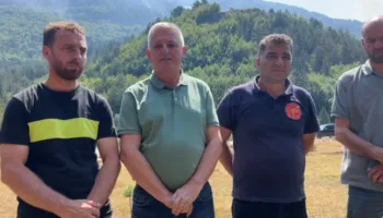 Zjarret në Lurë/ Kryebashkiaku i Dibrës jep lajmin e mirë: Banesat nuk rrezikohen, dy “Air Tractor” vijojnë luftën me flakët