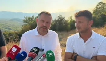 Zjarret në Mirditë, Nufi konfirmon vënien e flakëve nën kontroll: Ndaloni pakujdesitë, po rrezikohen jetë njerëzish dhe efektivësh