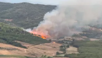 Zjarret në vend/ 11 vatra aktive, vijojnë operacionet në disa qarqe. Disa prej tyre zhvillohen në terrene të vështira