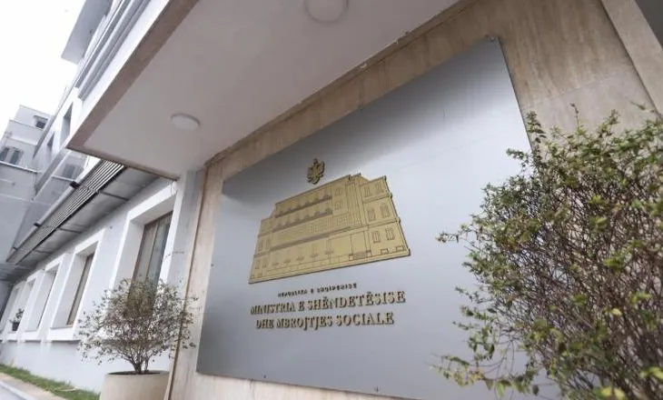 Zjarri në hotelin në Vlorë, MSH për të lënduarit: Një paciente me djegie të rënda, të tjerët në gjendje stabël