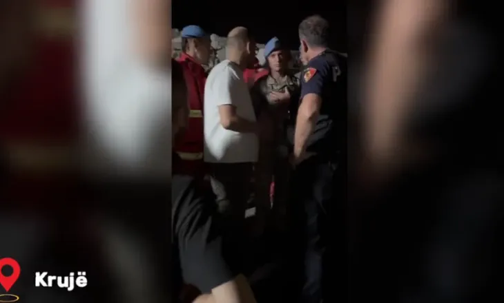 Zjarri në Krujë iu afrua gjatë natës banesave, Kalaja në terren: Banorët në ankth, po luftojnë me flakët