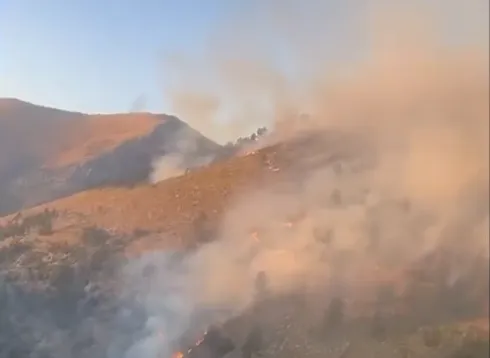 Zjarri në Parkun e Lurës, Nufi: 220 forca dhe efektivë në terren, nga ajri po operojnë 2 avionë. Prioritet mbrojtja e banesave