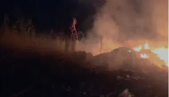 Zjarri përfshin një sipërfaqe toke në Gjirokastër, izolohet përhapja e mëtejshme e flakëve