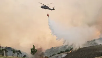 Zjarri rikthehet në Krujë, flakët pranë depove me lëndë plasëse