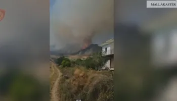 Zjarri rrezikon banesat në Koilac të Mallakastrës, evakuon disa familje! Flakët po përhapen drejt 4 fshatrave
