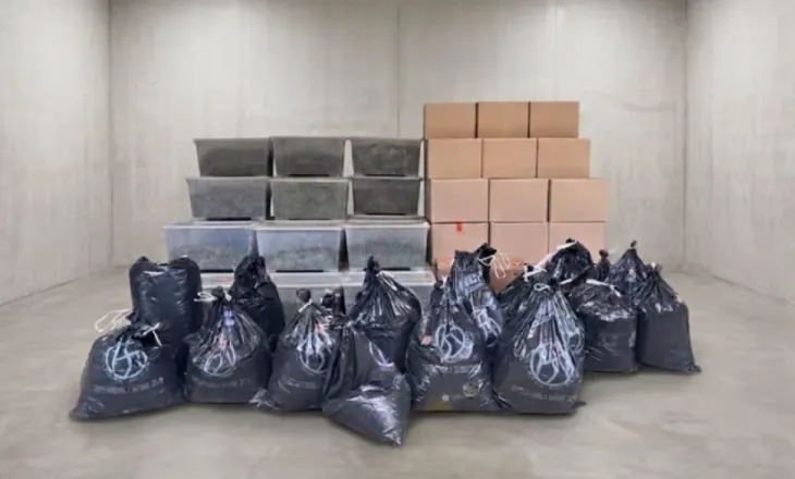 Zvicra godet bandën shqiptare, i sekuestron mbi 1.1 ton drogë