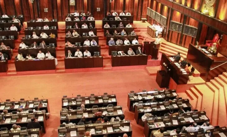 1.1 milion çështje të prapambetura/ Parlamenti i Sri Lankës zgjat moshën e daljes në pension për gjyqtarët e GJL dhe Apelit