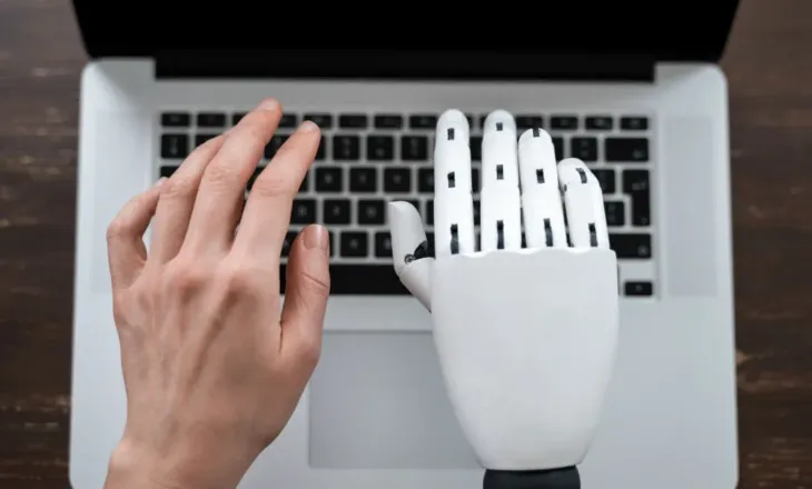 “100% njerëzore”, etiketa e re për librat e krijuar pa inteligjencë artificiale