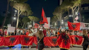 103 ditë protestë/ Qytetarët nuk tërhiqen nga kërkesa për dorëheqjen e Ramës: Të bllokojmë të gjithë institucionet
