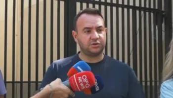 11 protestues të shoqëruar, ‘shpërthen’ Balliu: Në burg duhet të ishte Balluku, dhe hajdutët e qeverisë