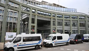 11 të pandehur për gjyq në Francë për vrasjen e 16-vjeçarit, akuzohen edhe për motive racore