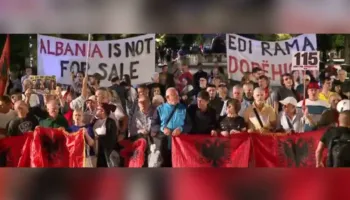 115 ditë protestë/ Qytetarët nuk ndalen, nis marshimi drejt Kryeministrisë: Rama jepe dorëheqjen