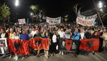118 ditë revoltë popullore! Protestuesit nuk ndalen deri në largimin e Ramës: Ta shpëtojmë atdheun
