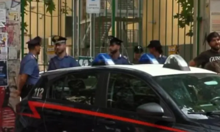 13-vjeçari sulmon me thikë mësuesen në një shkollë në Romë, sepse donte ta transmetonte live